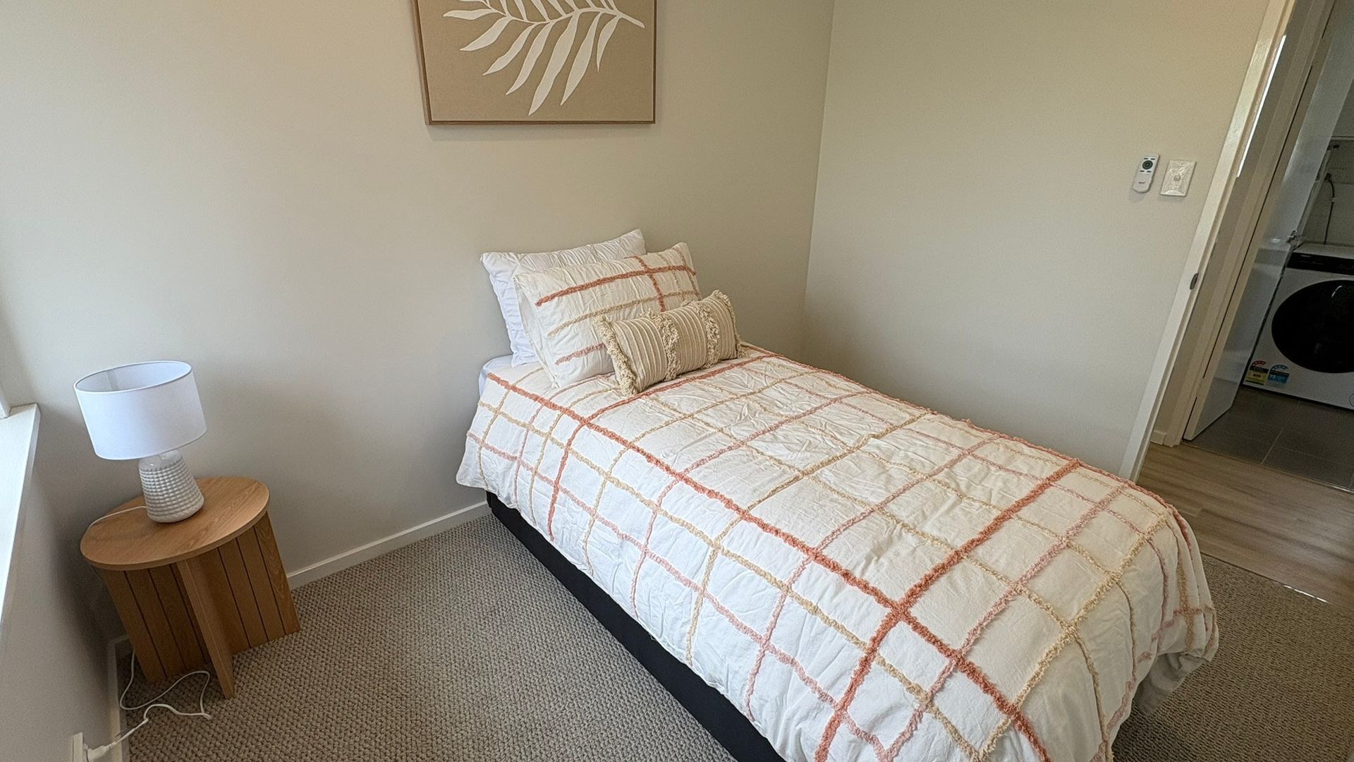 2 室のベッドルーム、アイロン / アイロン台、旅行用ベビーベッド、WiFi (無料)