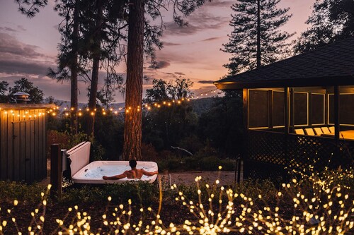 Hidden Forest Castle - Dome, Spa, Sauna, Views, Games, Movie Theater