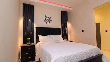 Estudio económico, 1 cama matrimonial, para no fumadores, aire acondicionado | Ropa de cama de alta calidad y escritorio