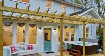 Magnolia Manor | Hot Tub, Pool, Firepit, Speakeasy