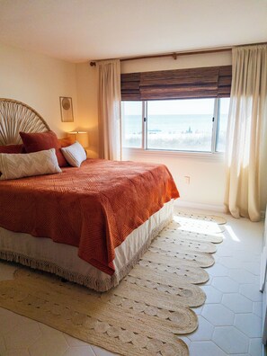 3 quartos, ferros/tábuas de passar roupa, Wi-Fi, roupa de cama