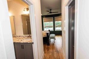 Strykejern/-brett, wi-fi og sengetøy