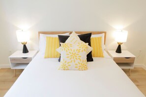 1 slaapkamer, een strijkplank/strijkijzer, gratis wifi, beddengoed