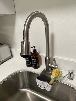 Interior - Super Convenient, Cozy 2B1b Apartment, Berkeley (Berkeley)