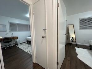2 bedrooms, iron/ironing board, WiFi