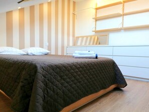 1 bedroom, iron/ironing board, WiFi, bed sheets - CQ12 ❤️ Cozy Room with Double Bed | Weekly Cleaning (Coimbra)