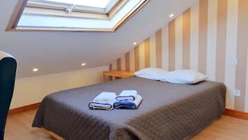 1 bedroom, iron/ironing board, WiFi, bed sheets