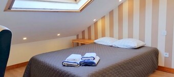 CQ12 ❤️ Cozy Room with Double Bed | Weekly Cleaning