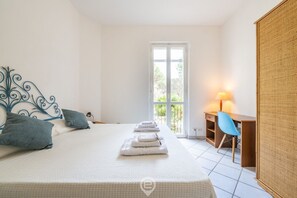 5 Schlafzimmer, Reisekinderbett, WLAN, Bettwäsche