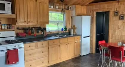 Lakefront Cottage - Sutherland Lake, NS