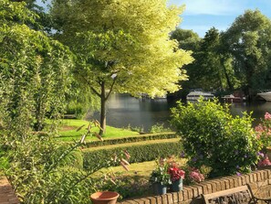 Property grounds - 1 bedroom accommodation in Beccles (Beccles)