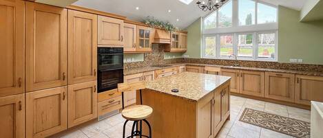 Dishwasher, cookware/dishes/utensils
