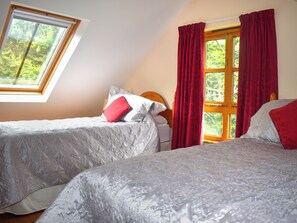 3 bedrooms, free WiFi, bed sheets - 3 bedroom accommodation in Chulmleigh (Chulmleigh)