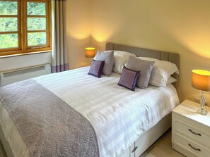 3 bedrooms, free WiFi, bed sheets - 3 bedroom accommodation in Chulmleigh (Chulmleigh)