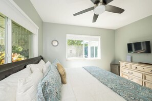 3 bedrooms, desk, iron/ironing board, travel cot