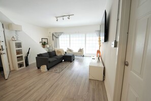 Smart TV, books, music library, stereo