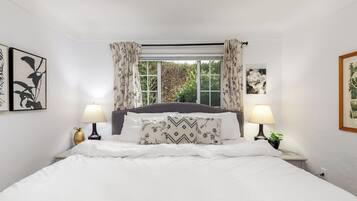 3 habitaciones, tabla de planchar con plancha y cuna de viaje