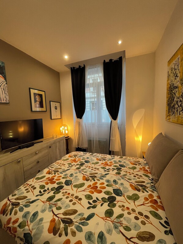 1 bedroom, iron/ironing board, WiFi, bed sheets