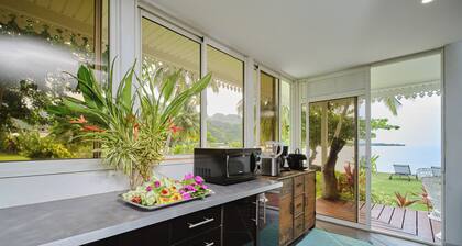 Moorea, Opunohu Bay Villa by the sea