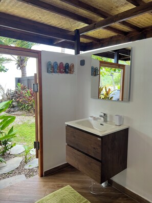 Interior - Moorea, Opunohu Bay Villa by the sea (Moorea-Maiao)