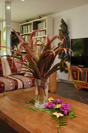 Living area - Moorea, Opunohu Bay Villa by the sea (Moorea-Maiao)