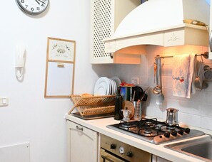 Fridge, oven, dishwasher