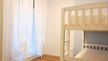 2 bedrooms, WiFi, bed sheets