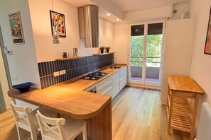 Fridge, oven - SE145 - Senigallia, brand new three-room apartment with air conditioning (Senigallia)