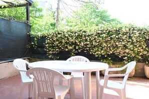 Outdoor dining - SE154 – Senigallia, large four-room apartment convenient to services (Senigallia)