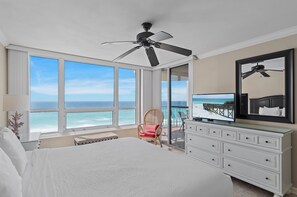 2 habitaciones, tabla de planchar con plancha y cuna de viaje