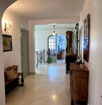 House with private pool, barbecue, large garden, ideally located