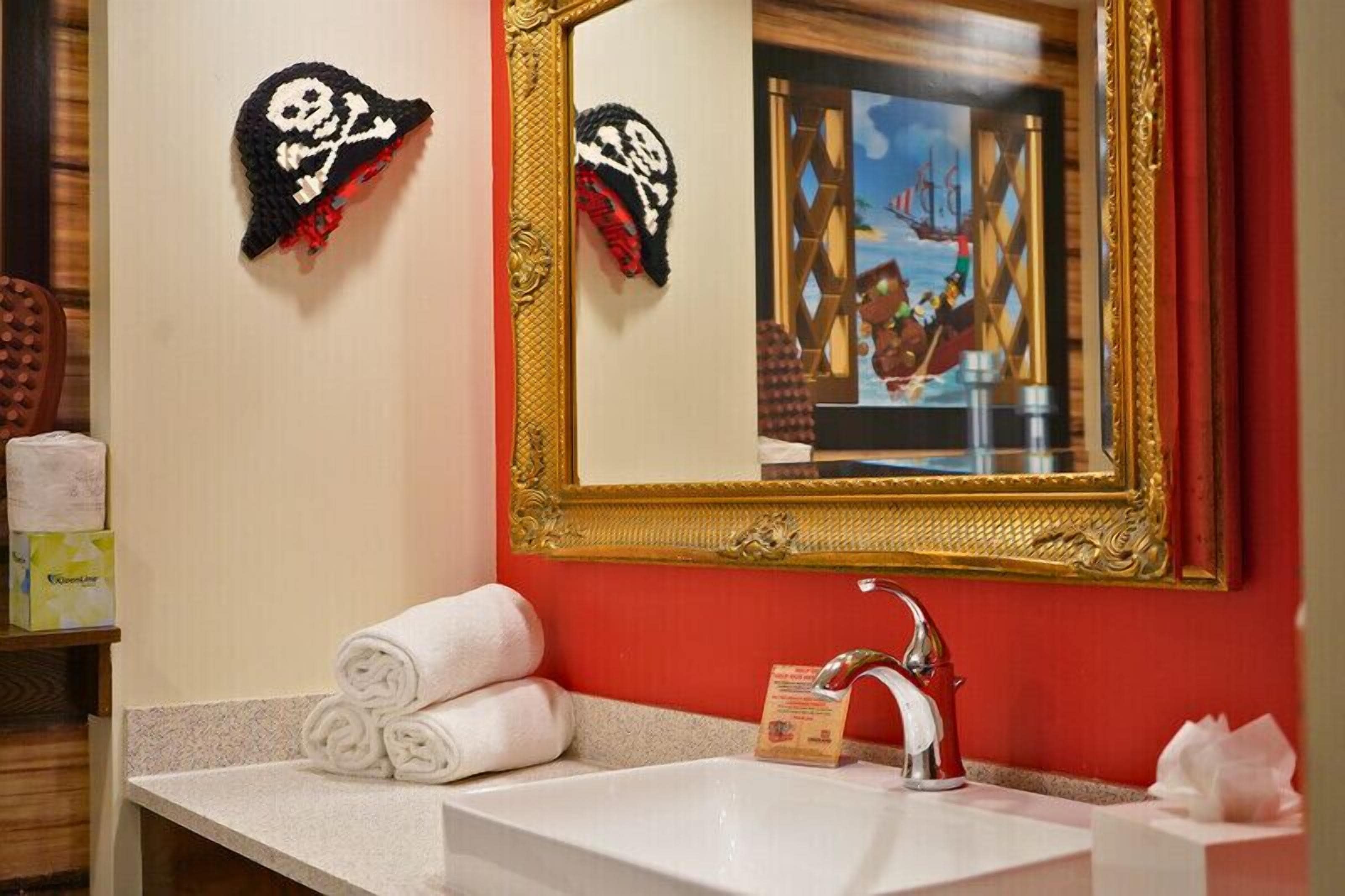 Ensemble douche/baignoire, sèche-cheveux, serviettes fournies, savon