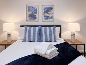 2 bedrooms, iron/ironing board, WiFi