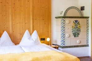In-room safe, iron/ironing board, free WiFi, bed sheets