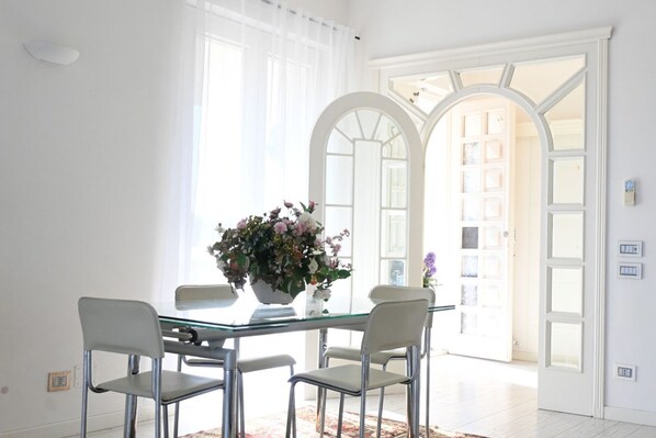 Dining - Villa Lyla - Marcelli, elegant villa with garden overlooking the sea (Marcelli)