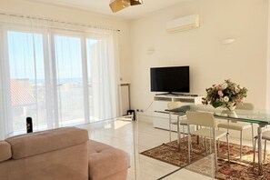Living area - Villa Lyla - Marcelli, elegant villa with garden overlooking the sea (Marcelli)