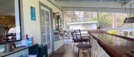 Bar (in der Unterkunft)