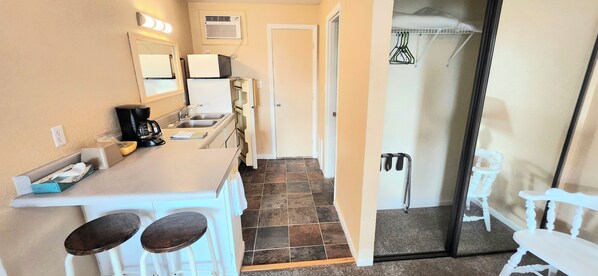 コンフォート スタジオ クイーンベッド 1 台 | リビング エリア