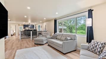 Smart TV, fireplace, video games, offices