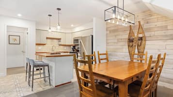Townhome (Foxglove 32) | Living area | Flat-screen TV