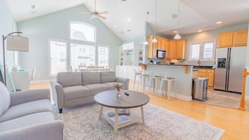 Smart TV, libros, oficina