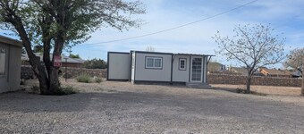 Charming 1-bedroom cottage with AC, WiFi in beautiful El Paso