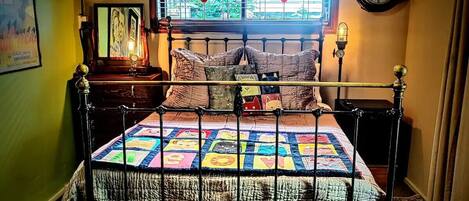 1 bedroom, desk, iron/ironing board, WiFi (free)