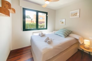 3 chambres, fer et planche à repasser, Wi-Fi gratuit, draps fournis