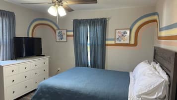 3 bedrooms, iron/ironing board, free WiFi, bed sheets