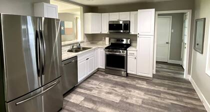 Cute and Spacious Modern Home for Large Groups