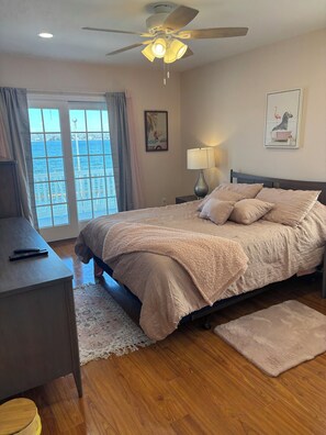 3 soverom, strykejern/-brett, reiseseng for barn og wi-fi