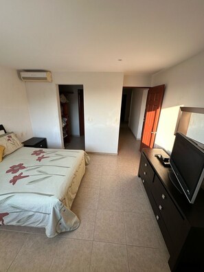 3 Schlafzimmer, Bügeleisen/Bügelbrett, kostenloses WLAN, Bettwäsche