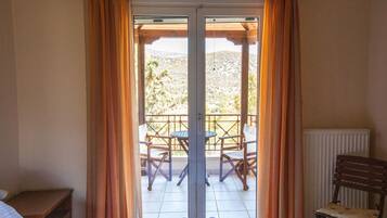 4 makuuhuonetta, silitysrauta/-lauta, Wi-Fi, vuodevaatteet