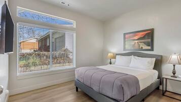 Family Condo, Kitchen, Mountain View | 3 bedrooms, desk, laptop workspace, iron/ironing board